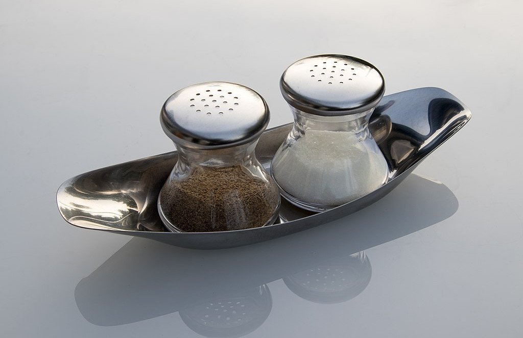  Salt and pepper shaker "Max &amp; Moritz" by WMF, design: Wilhelm Wagenfeld